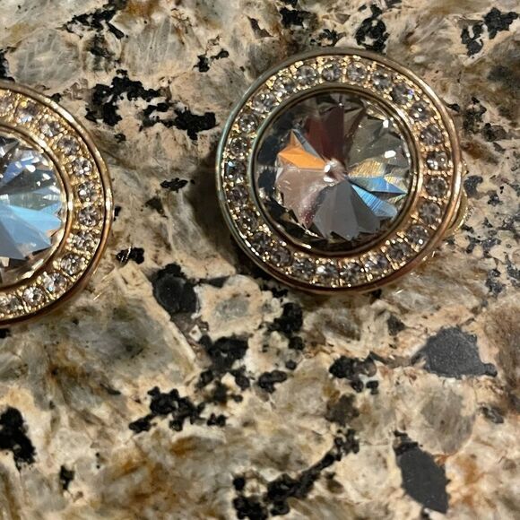 Gold Tone Crystal Round Vintage Clip On Earrings Stunning! - Picture 4 of 15